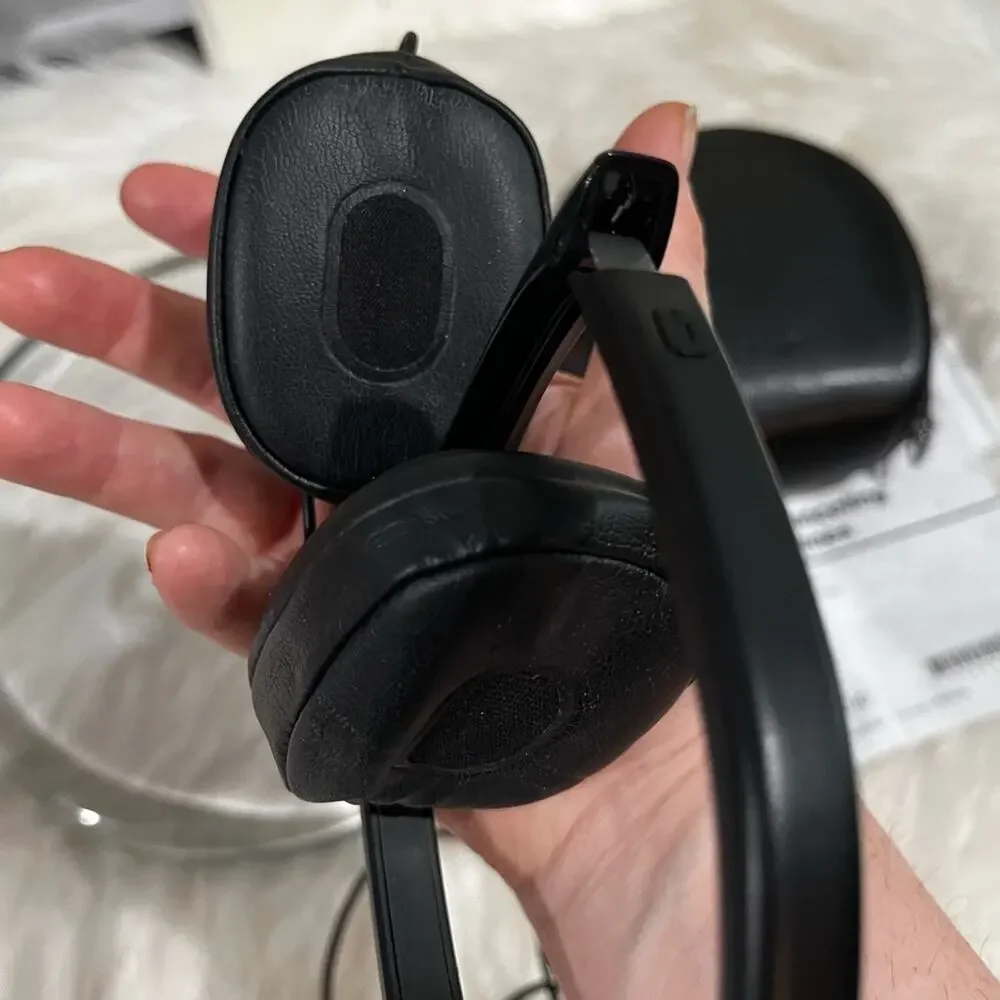 NEW Sony MDR-NC40 Noise Canceling Headphones NIC